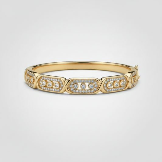 Brazalete Dorado de Microcirconia con Motivos Rectangulares Decorativos