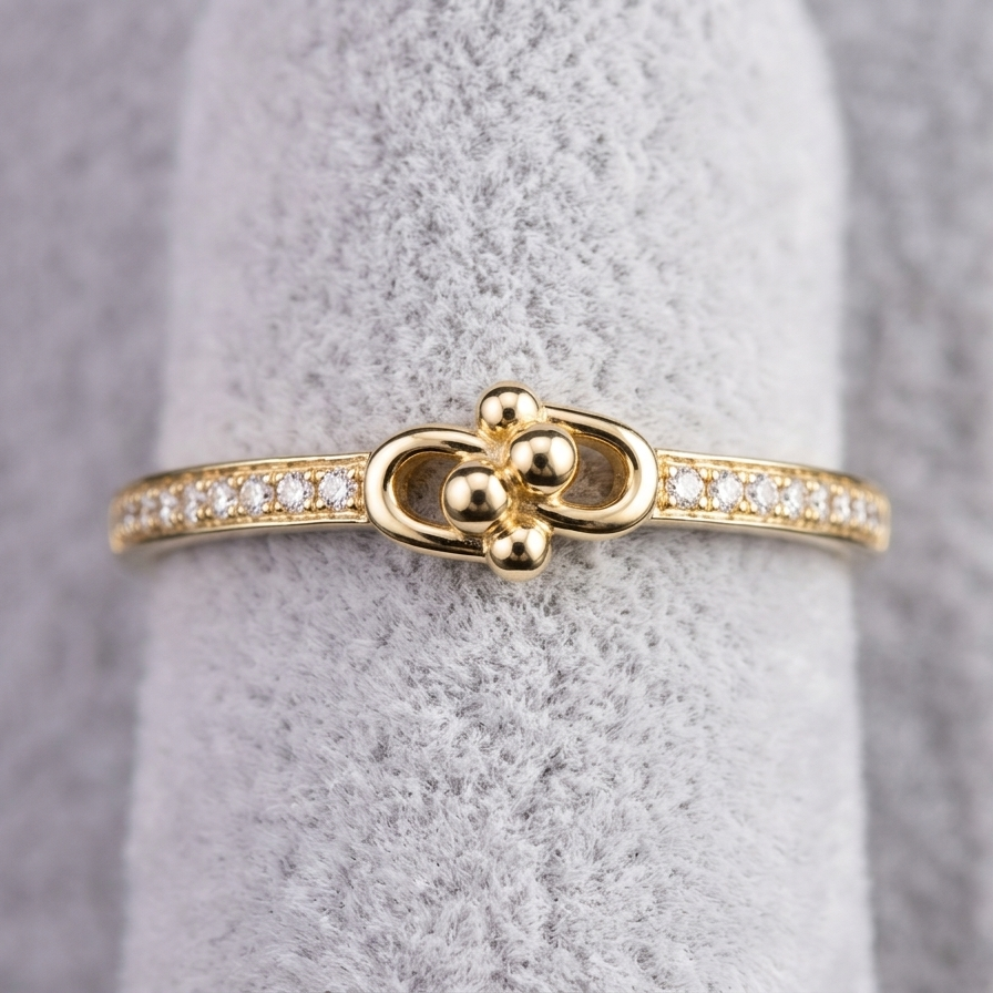 Anillo Microcirconia Delicado con Nudo
