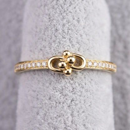 Anillo Microcirconia Delicado con Nudo