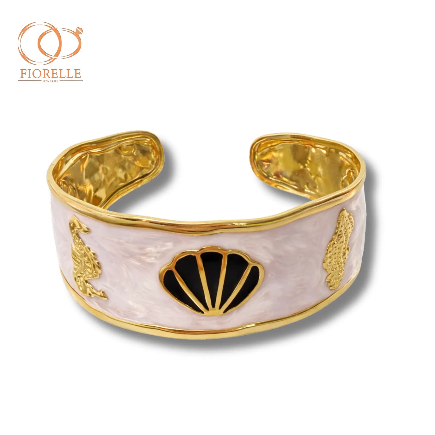 Brazalete Dorado con Incrustación Nácar y Concha Negra